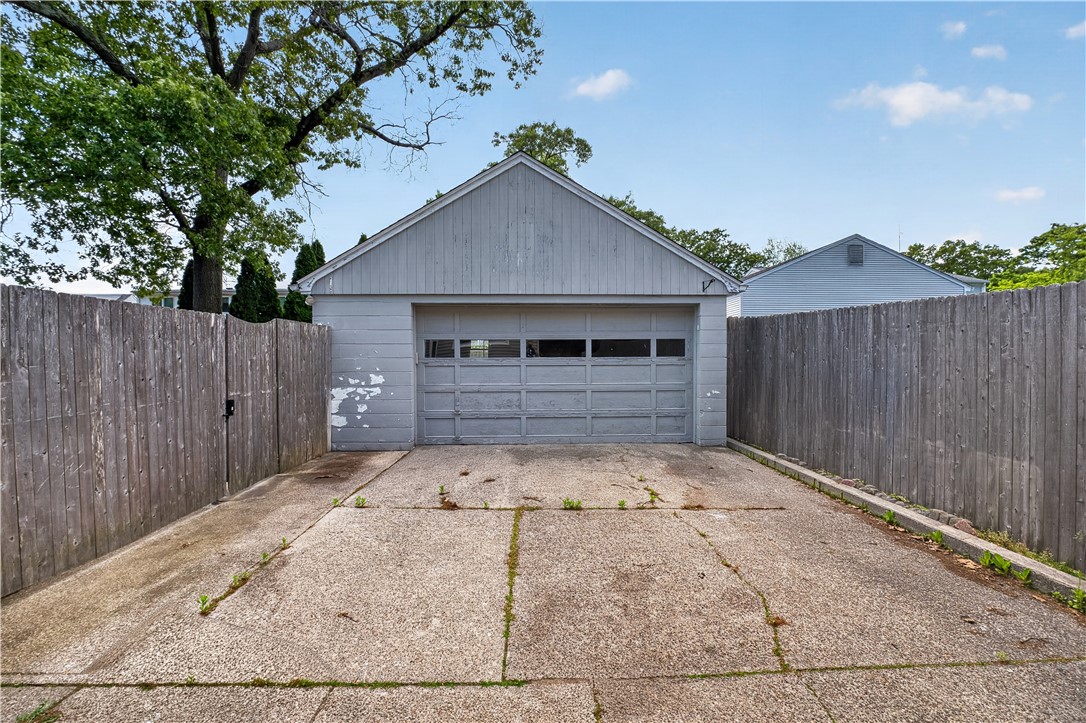 82 Parkside Avenue Pawtucket, RI 02861 - Photo 26 of 28
