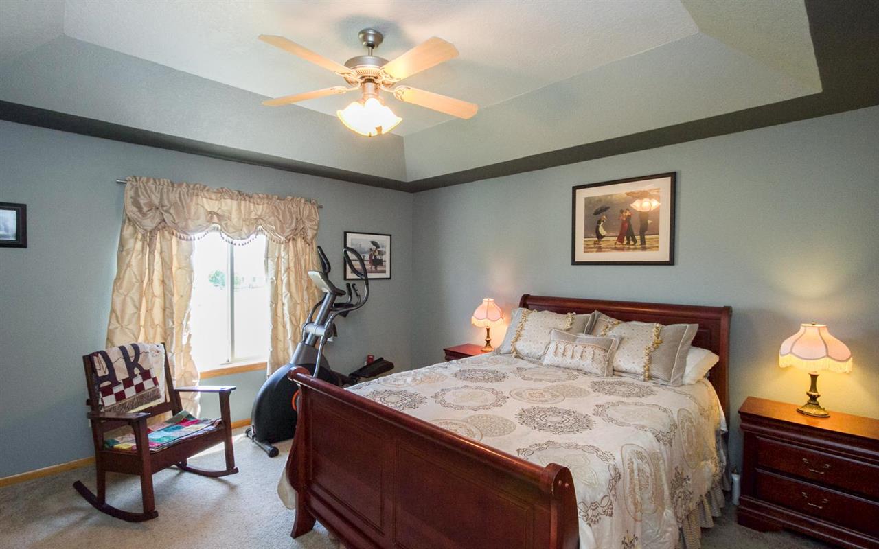 706 Wood Lily Road Solon, IA 52333 - Photo 8 of 25 Gallery Image 8