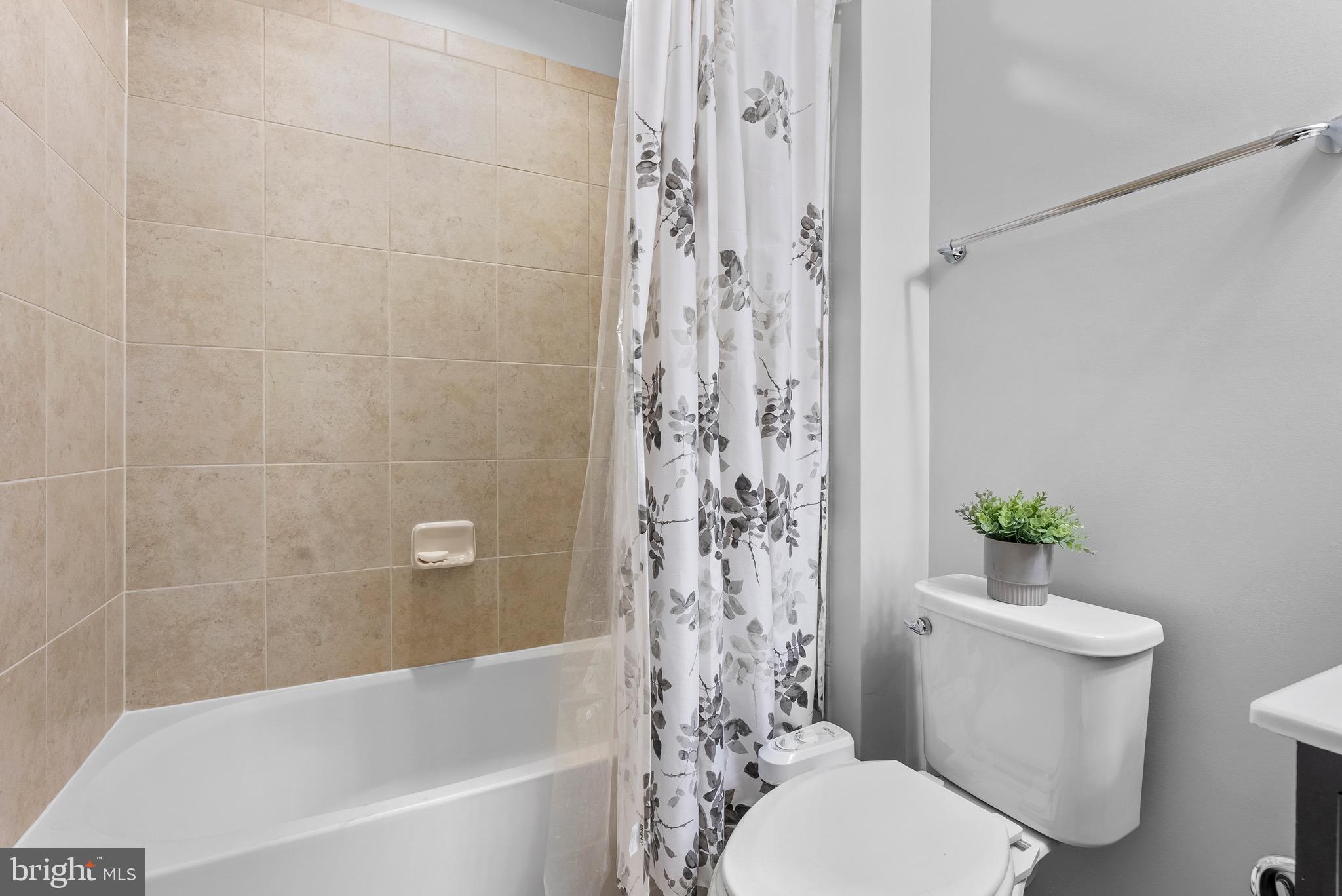 8022 Ravenclaw Road Elkridge, MD 21075 - Photo 22 of 24 Full Bathroom #3 | Tiled Tub Shower.