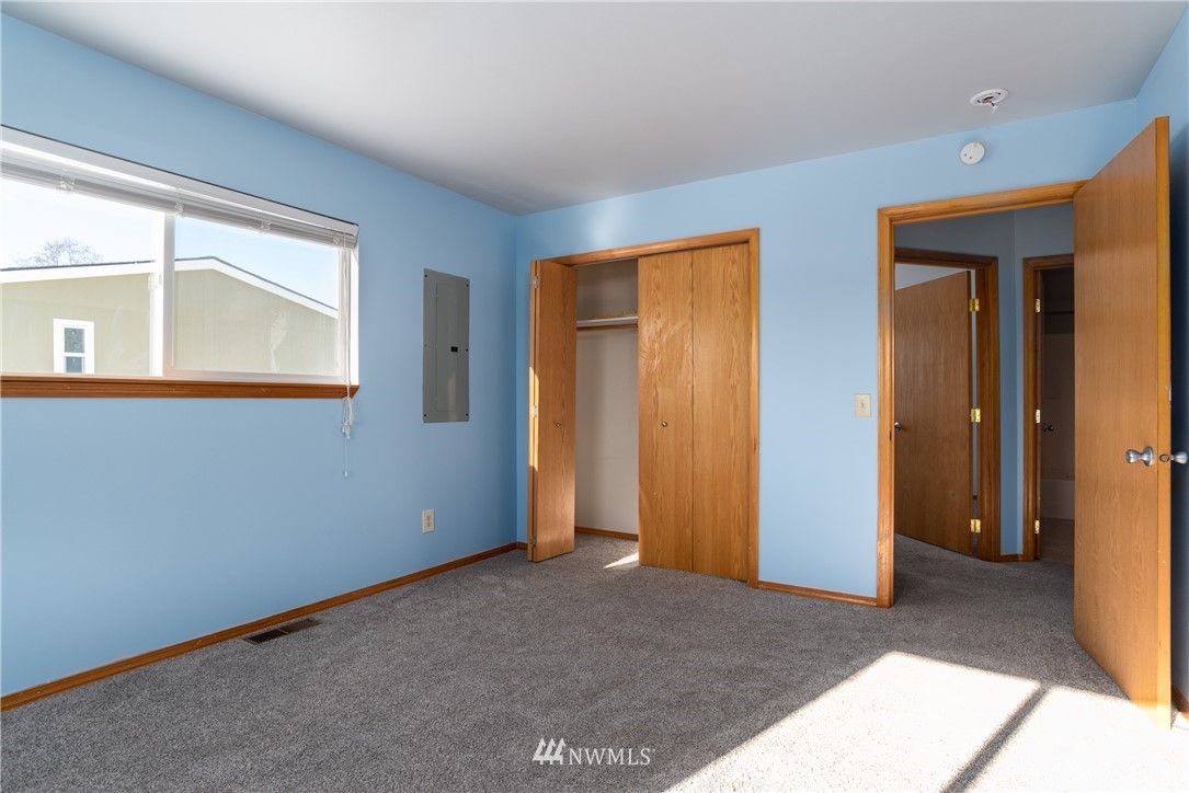1002 Cook Road Sedro-Woolley, WA 98284 - Photo 11 of 23