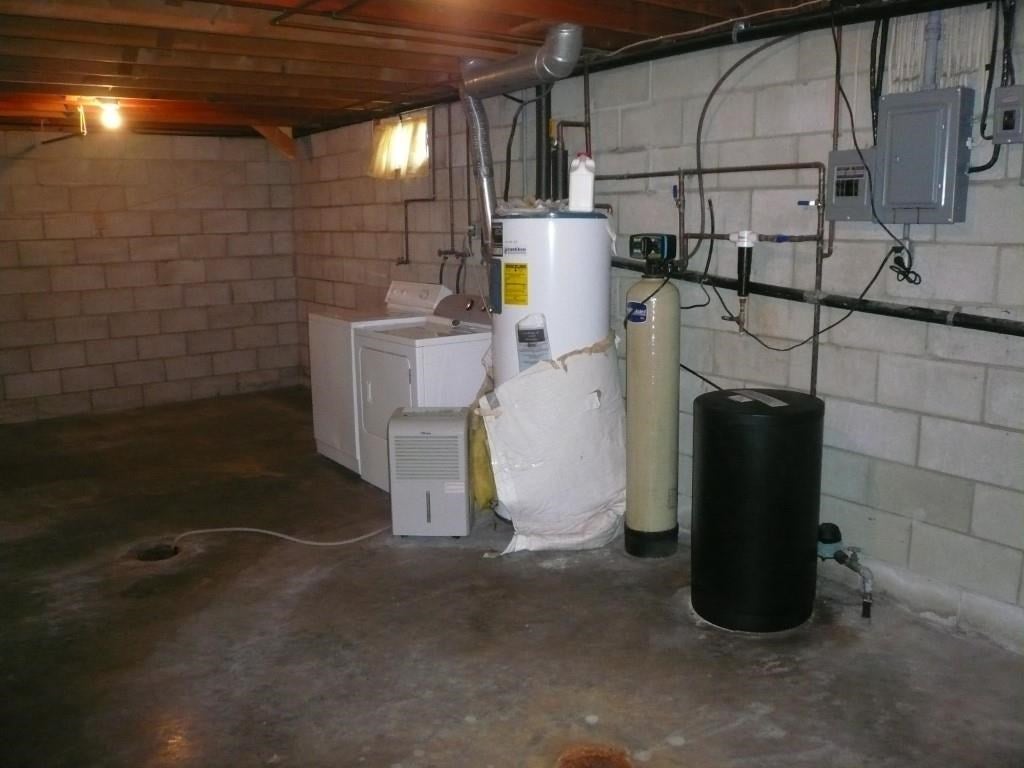 5027 Cosgrove Road Southwest Kalona, IA 52247 - Photo 12 of 16 Gallery Image 12