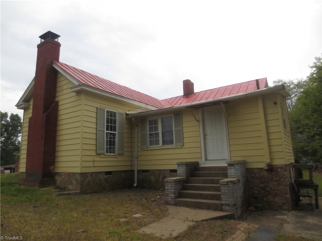 1719 East Meadow Road Eden, NC 27288 - Photo 2 of 14 Gallery Image 2