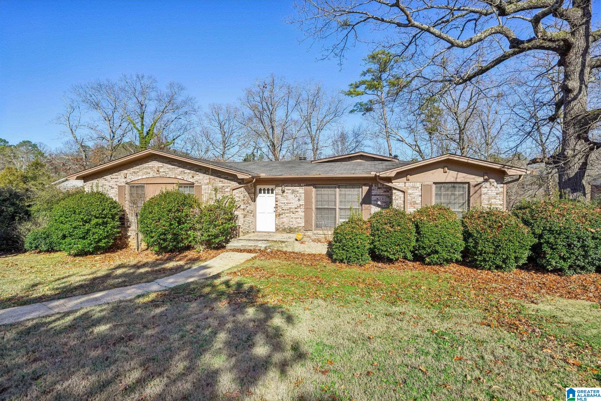 908 Rockingham Road Birmingham, AL 35235 - Photo 2 of 59