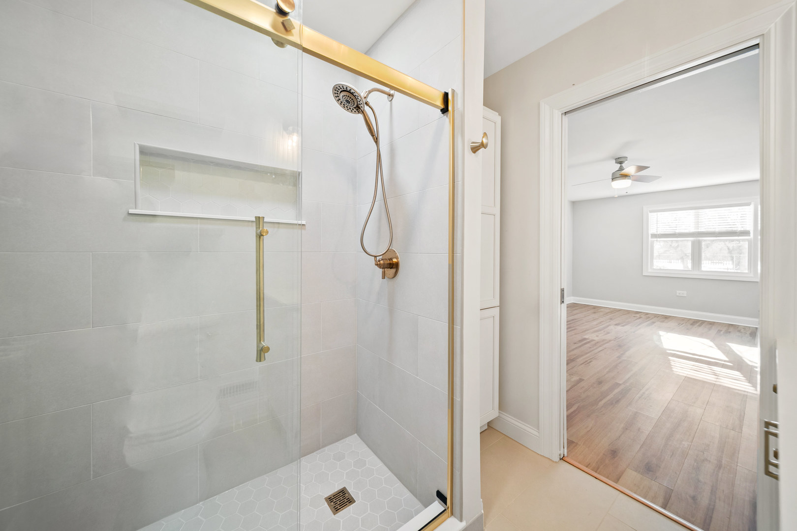 1601 Fowler Avenue Evanston, IL 60201 - Photo 19 of 33 a bathroom with a shower