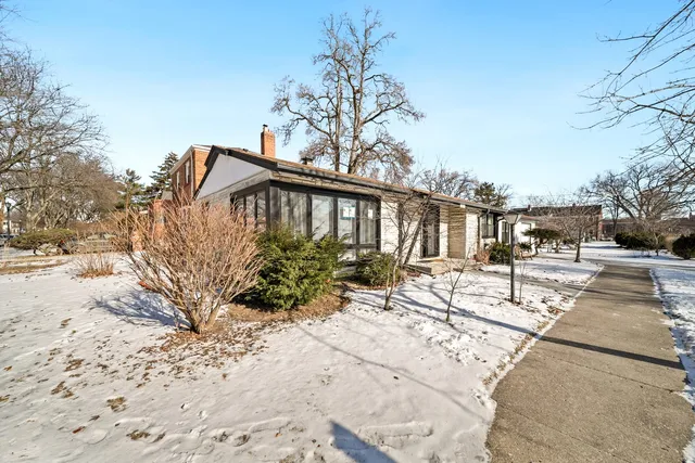 $449,500 | 1601 Fowler Avenue, Evanston, IL 60201