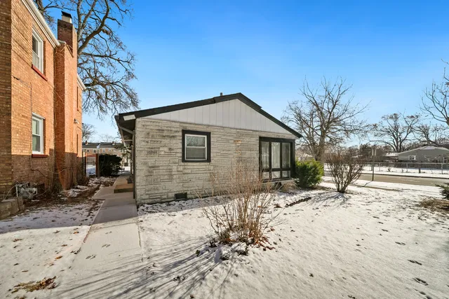 $449,500 | 1601 Fowler Avenue, Evanston, IL 60201