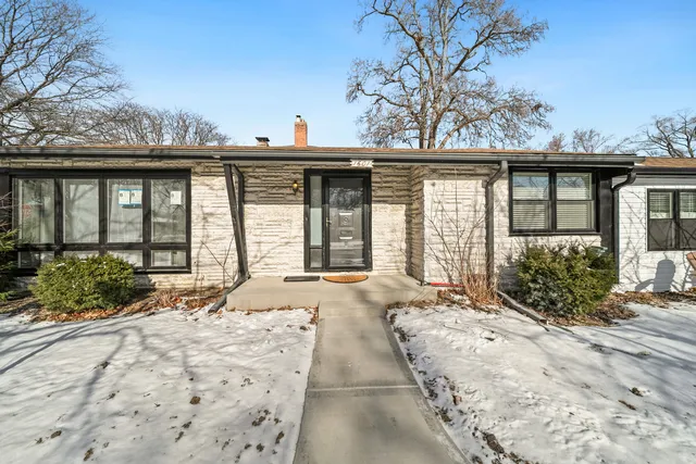 $449,500 | 1601 Fowler Avenue, Evanston, IL 60201