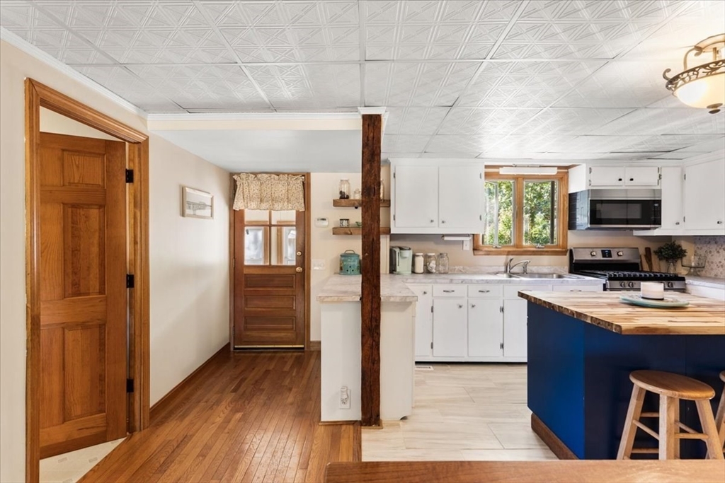11 Gurney Road Freetown, MA 02717 - Photo 8 of 34 Gallery Image 8