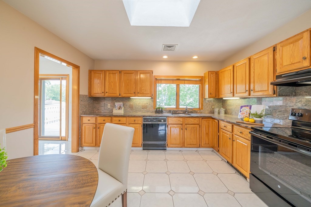12 Concord Road Stoneham, MA 02180 - Photo 16 of 42 Gallery Image 16