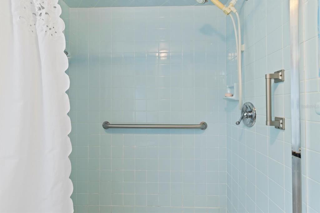 3550 South Dean Terrace Inverness, FL 34452 - Photo 24 of 37 a bathroom with a shower