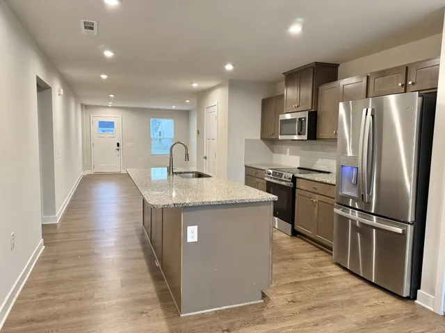 $2,250 | 1832 Goldsberry Street, Columbia, TN 38401