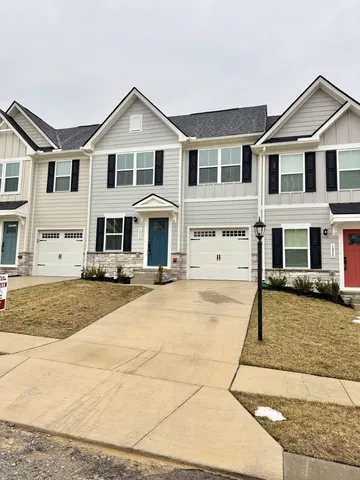 $2,250 | 1832 Goldsberry Street, Columbia, TN 38401