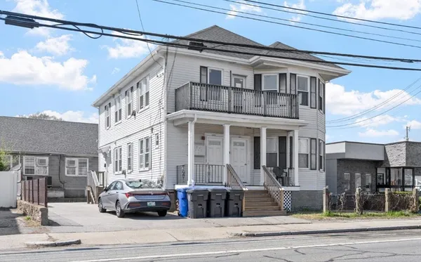 $875,000 | 391 Waterman Avenue, East Providence, RI 02914