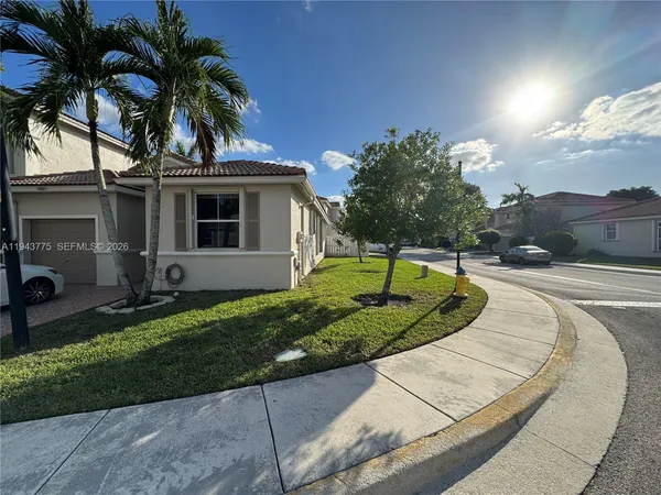 $2,850 | 13064 Northwest 9th Court, Unit 13064, Pembroke Pines, FL 33028