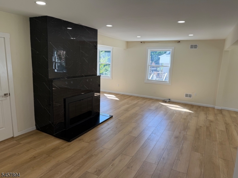 4 Clove Road Little Falls, NJ 07424 - Photo 3 of 7 Gallery Image 3