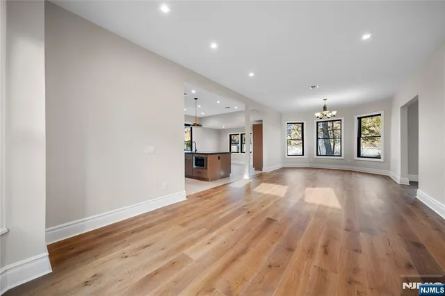 $1,348,800 | 475 Morse Avenue, Ridgefield, NJ 07657