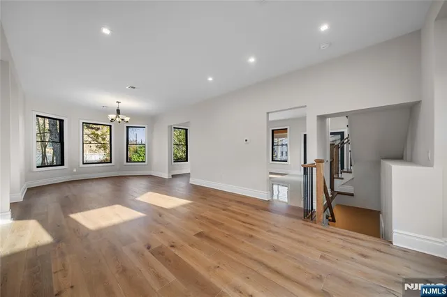 $1,348,800 | 475 Morse Avenue, Ridgefield, NJ 07657