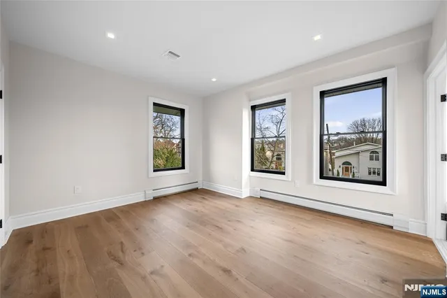 $1,348,800 | 475 Morse Avenue, Ridgefield, NJ 07657