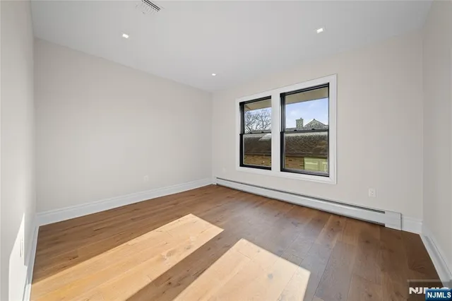 $1,348,800 | 475 Morse Avenue, Ridgefield, NJ 07657