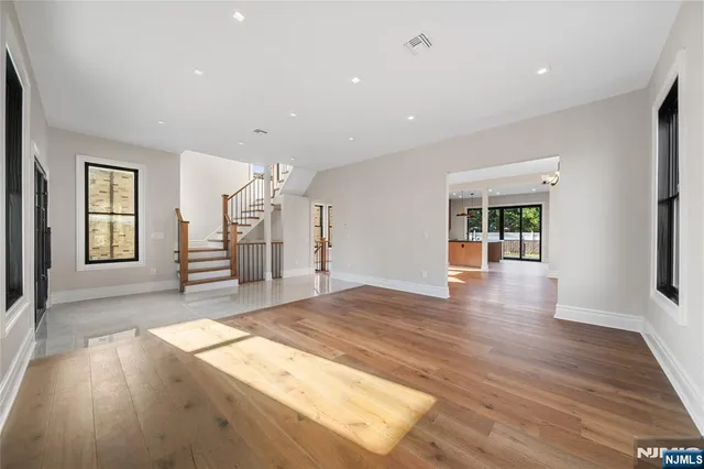 $1,348,800 | 475 Morse Avenue, Ridgefield, NJ 07657