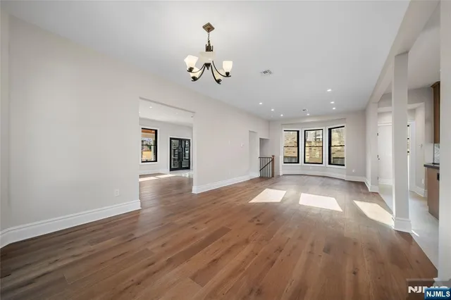 $1,348,800 | 475 Morse Avenue, Ridgefield, NJ 07657