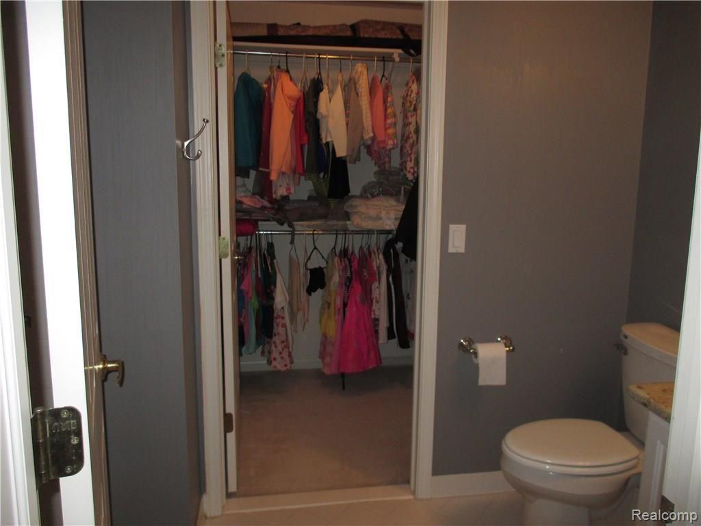 3739 Woodmonte Drive Rochester, MI 48306 - Photo 34 of 42 IMG_2101.JPG