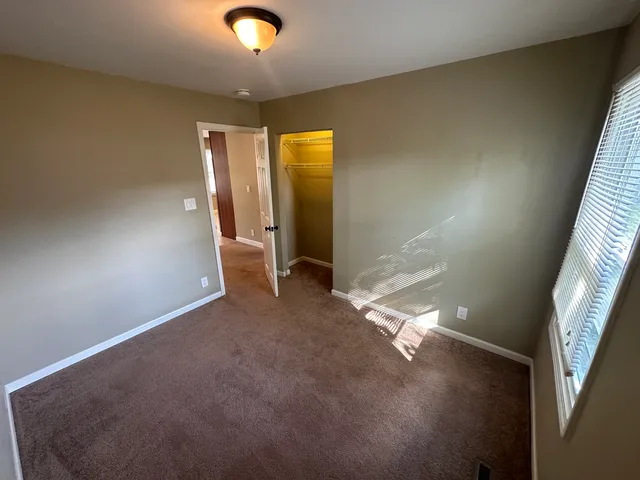 $2,000 | 3 East Oltendorf Road, Streamwood, IL 60107