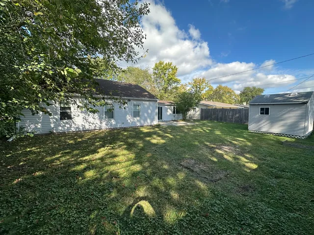 $2,000 | 3 East Oltendorf Road, Streamwood, IL 60107