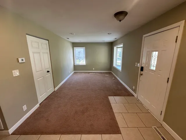 $2,000 | 3 East Oltendorf Road, Streamwood, IL 60107