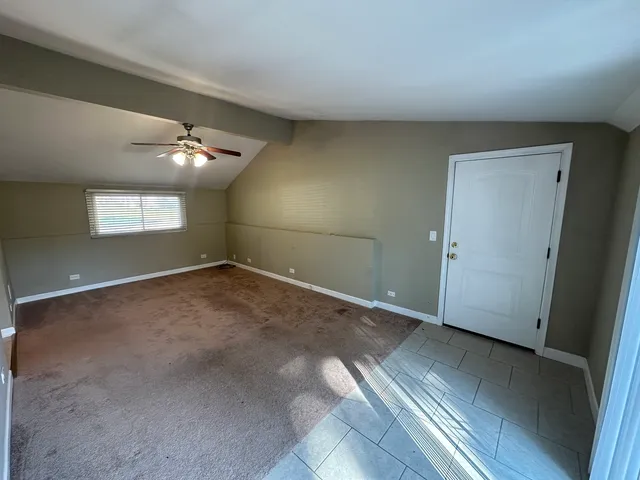 $2,000 | 3 East Oltendorf Road, Streamwood, IL 60107