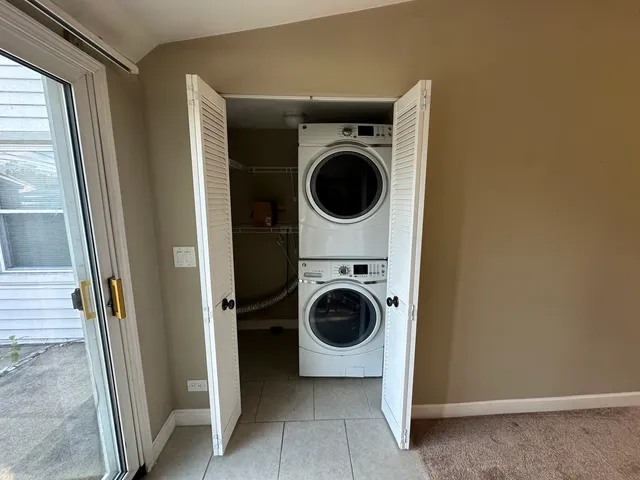 $2,000 | 3 East Oltendorf Road, Streamwood, IL 60107