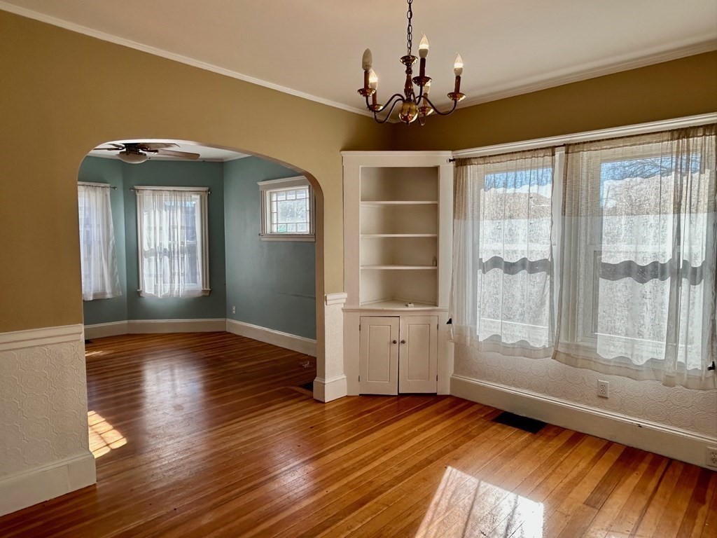 81 Parmenter Road Waltham, MA 02453 - Photo 6 of 19