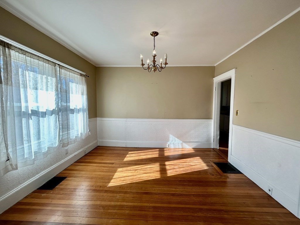 81 Parmenter Road Waltham, MA 02453 - Photo 7 of 19
