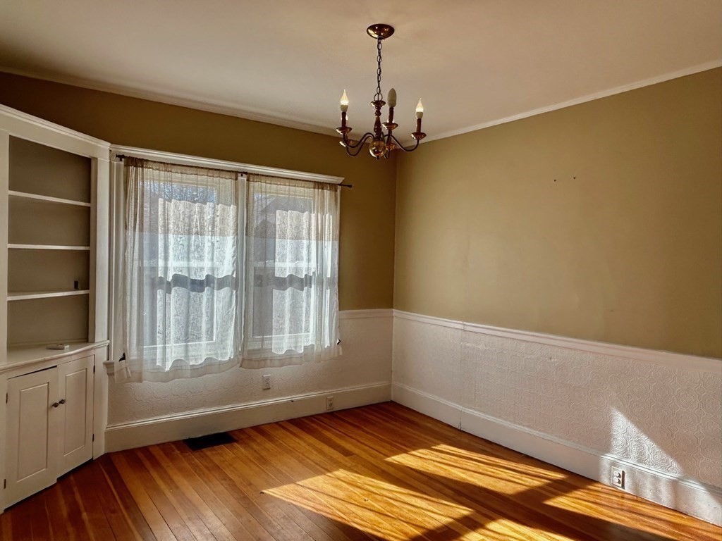 81 Parmenter Road Waltham, MA 02453 - Photo 8 of 19