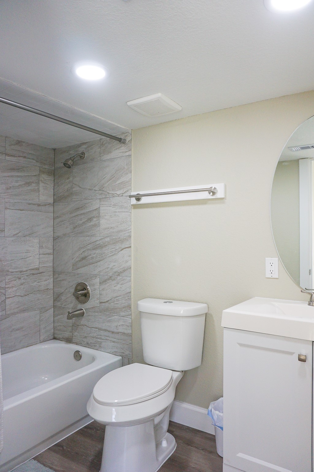 3703 Market Street, Unit 1 Houston, TX 77020 - Photo 14 of 23 Primary bathroom