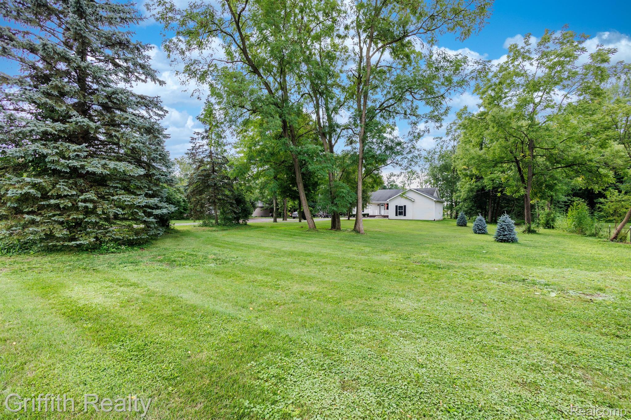 3445 Bowen Road Howell, MI 48855 - Photo 4 of 33 Gallery Image 4