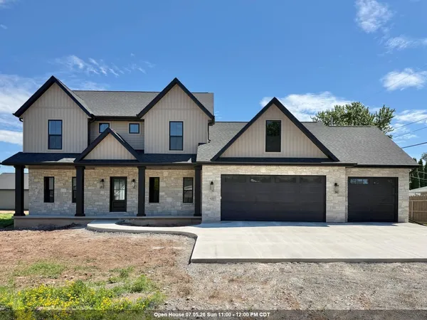 $749,900 | 409 Jerelyn Court, Combined Locks, WI 54113