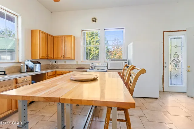 $775,000 | 4686 Dunaway Road, Bascom, FL 32423