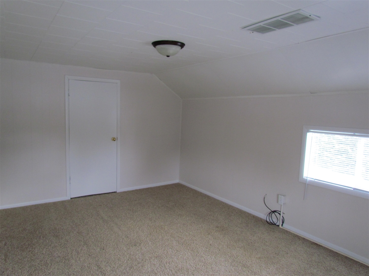 9143 Southwest Greenville Road Greenville, MI 48838 - Photo 13 of 17