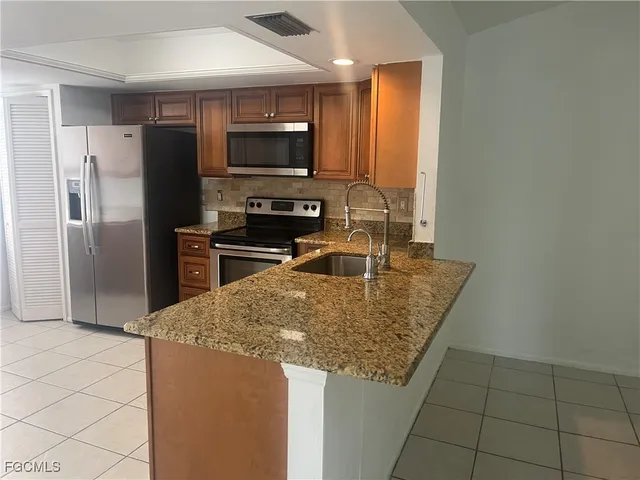 $1,350 | 839 Southwest 48th Terrace, Unit 206, Cape Coral, FL 33914