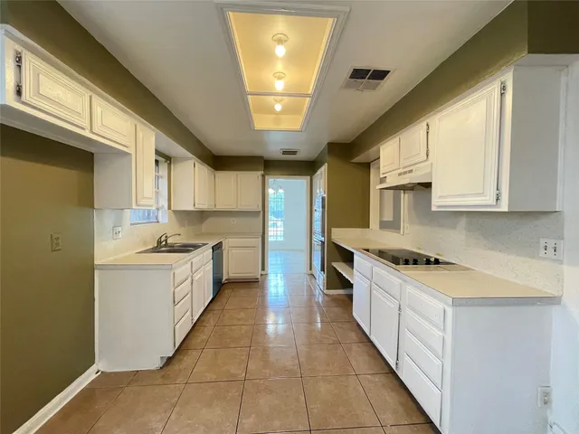 $1,600 | 7110 Foxmar Lane, Humble, TX 77338