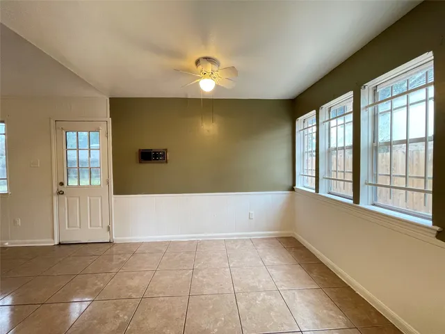 $1,600 | 7110 Foxmar Lane, Humble, TX 77338