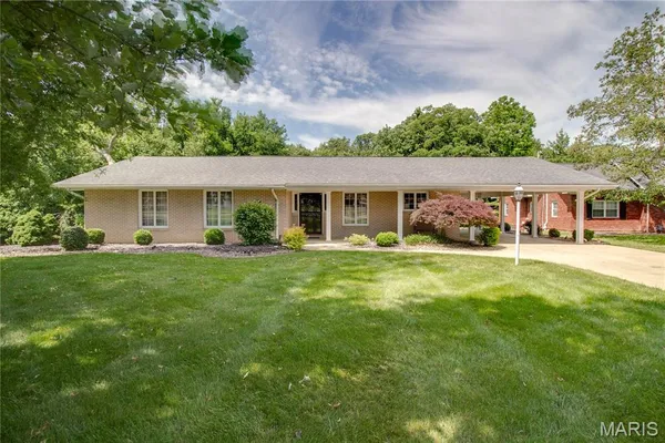 $348,000 | 36 Oakwood Place, Jerseyville, IL 62052