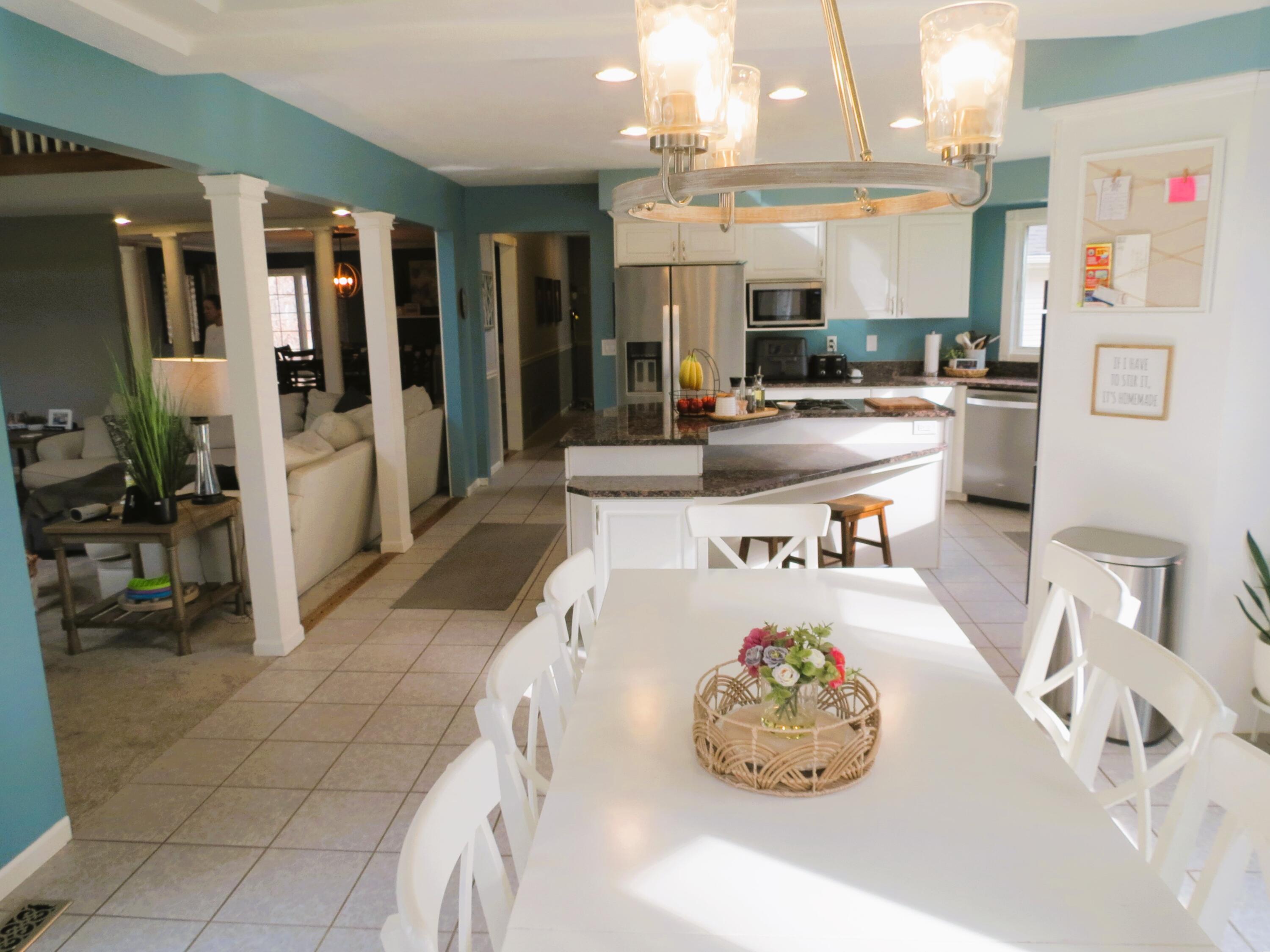 4922 Country Lane Jackson, MI 49201 - Photo 16 of 70 Informal dining flows in to kitchen