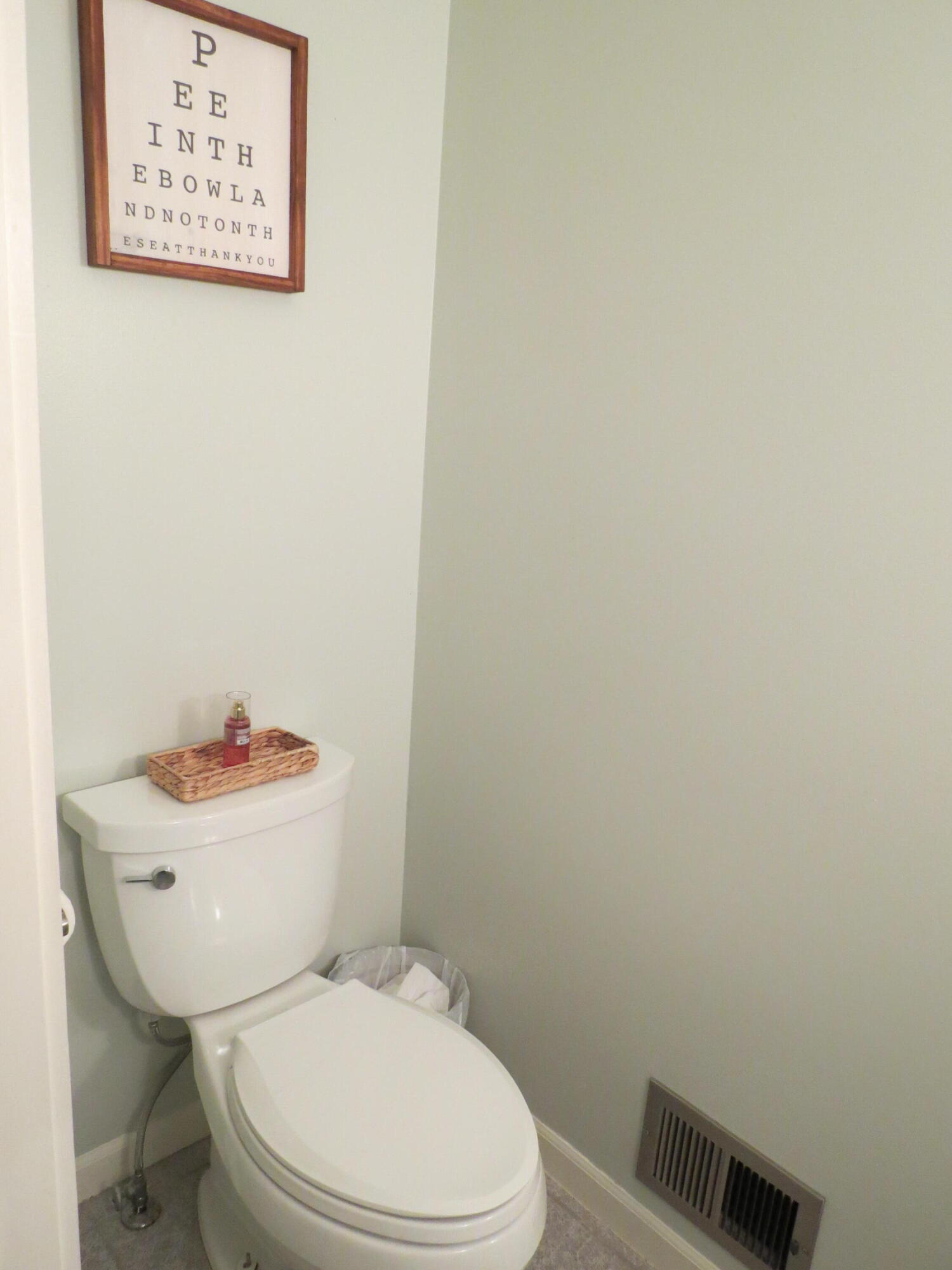 4922 Country Lane Jackson, MI 49201 - Photo 22 of 70 Powder room