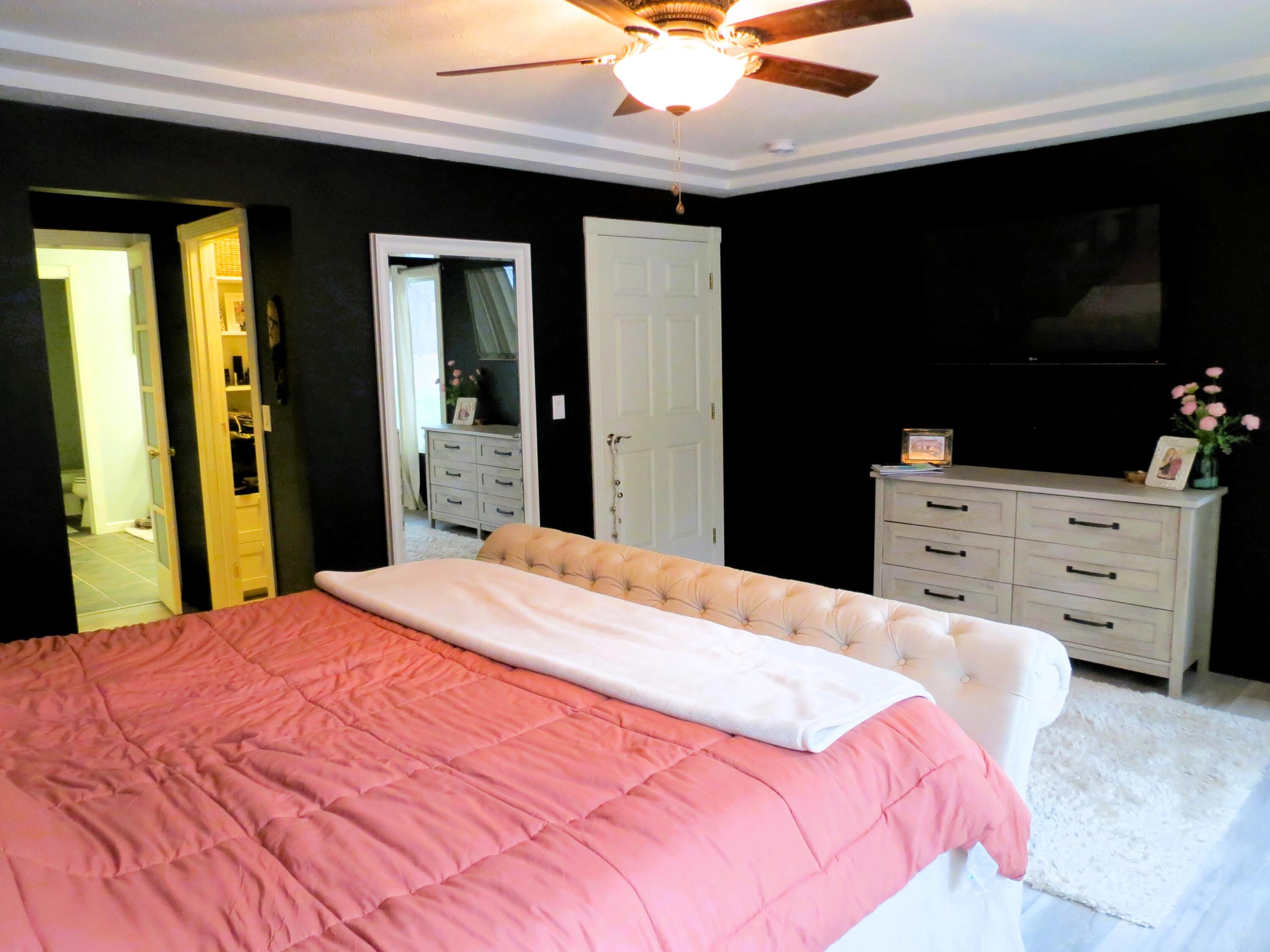 4922 Country Lane Jackson, MI 49201 - Photo 29 of 70 Owners suite