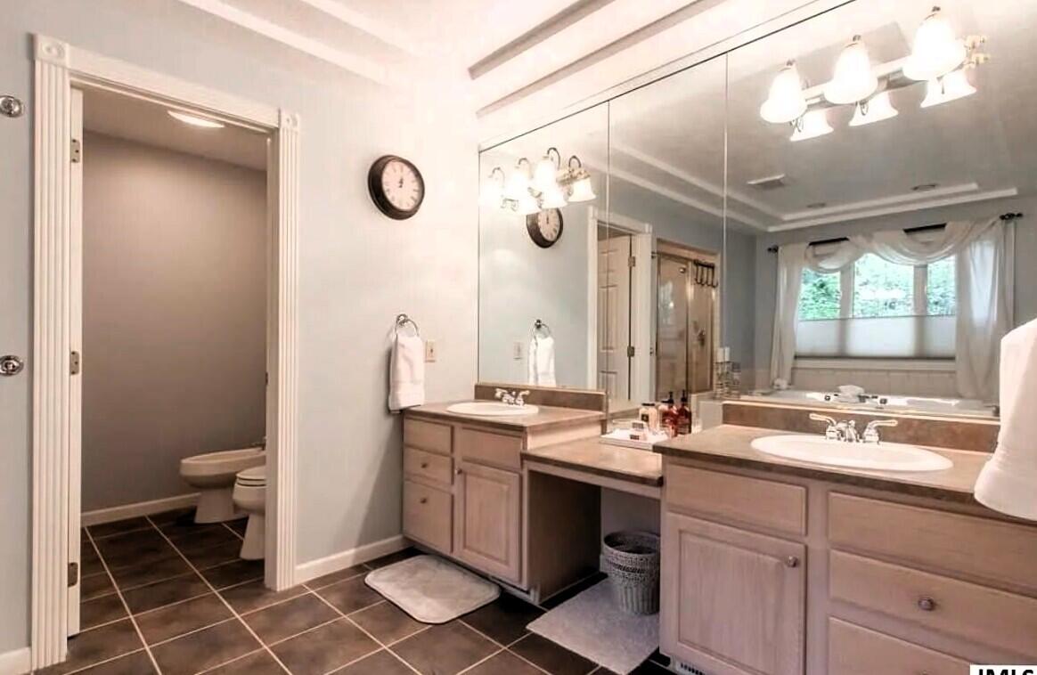 4922 Country Lane Jackson, MI 49201 - Photo 31 of 70 6 piece primary