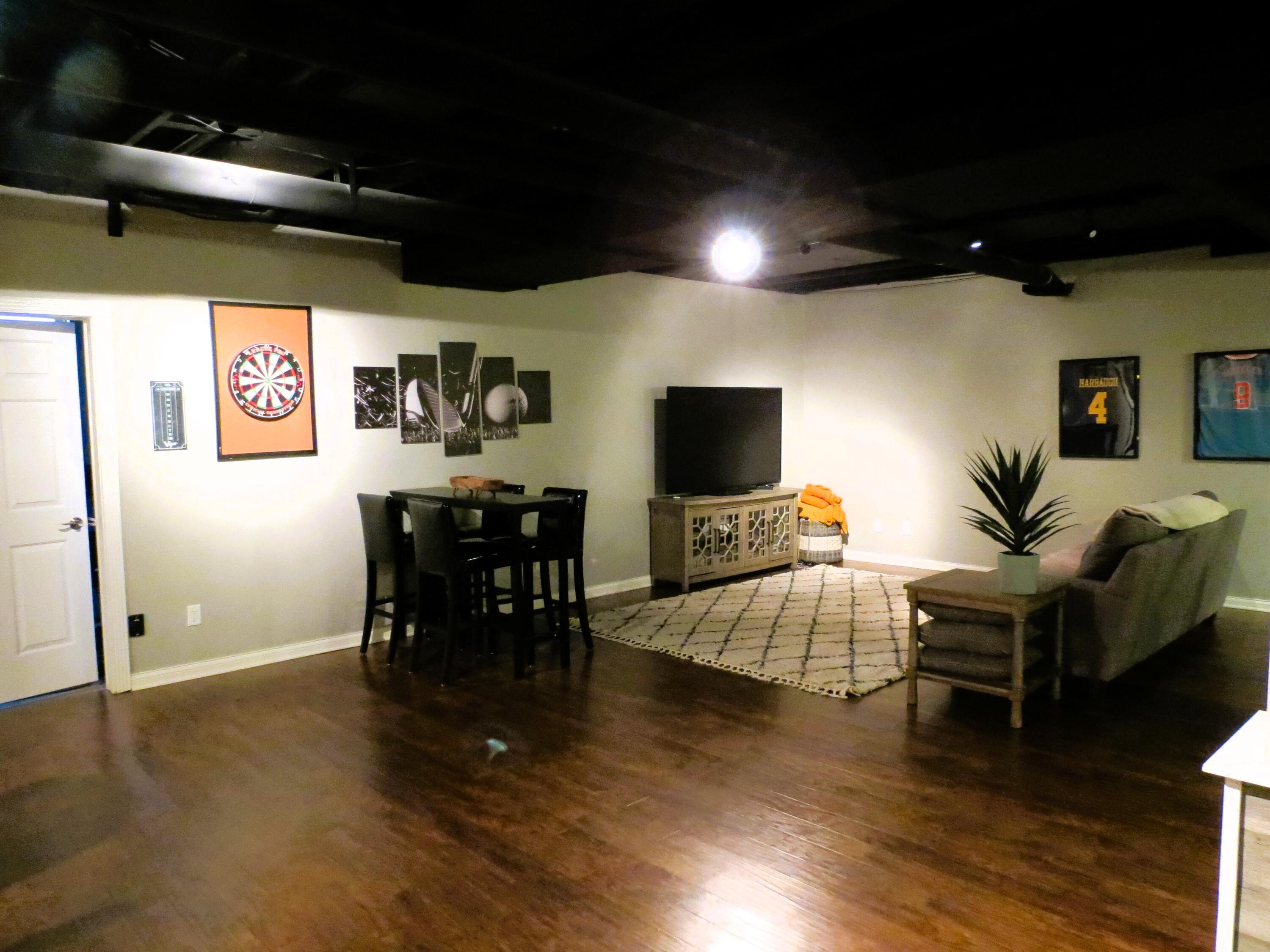 4922 Country Lane Jackson, MI 49201 - Photo 41 of 70 Finished basement