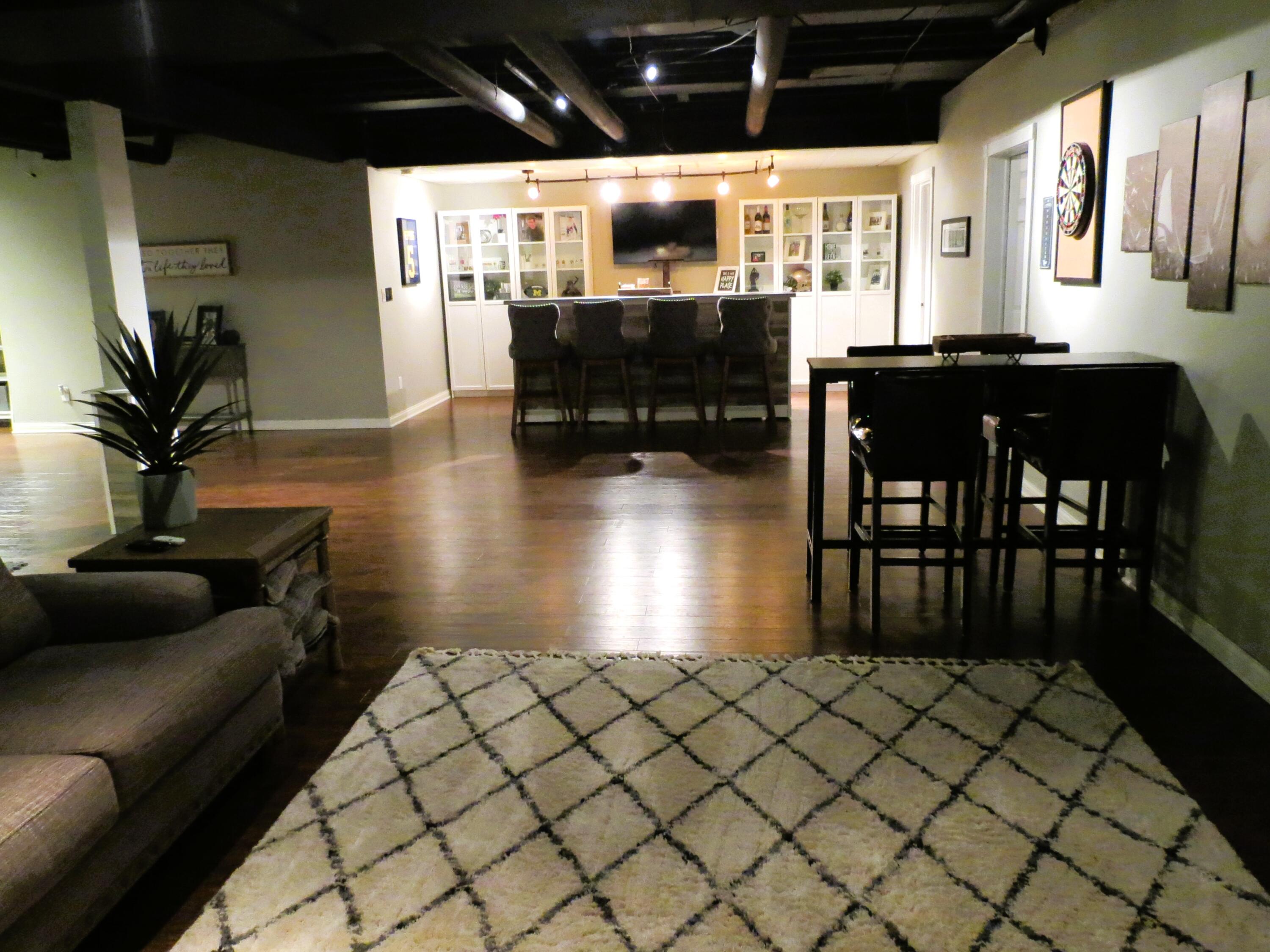 4922 Country Lane Jackson, MI 49201 - Photo 42 of 70 Updated family room & bar area