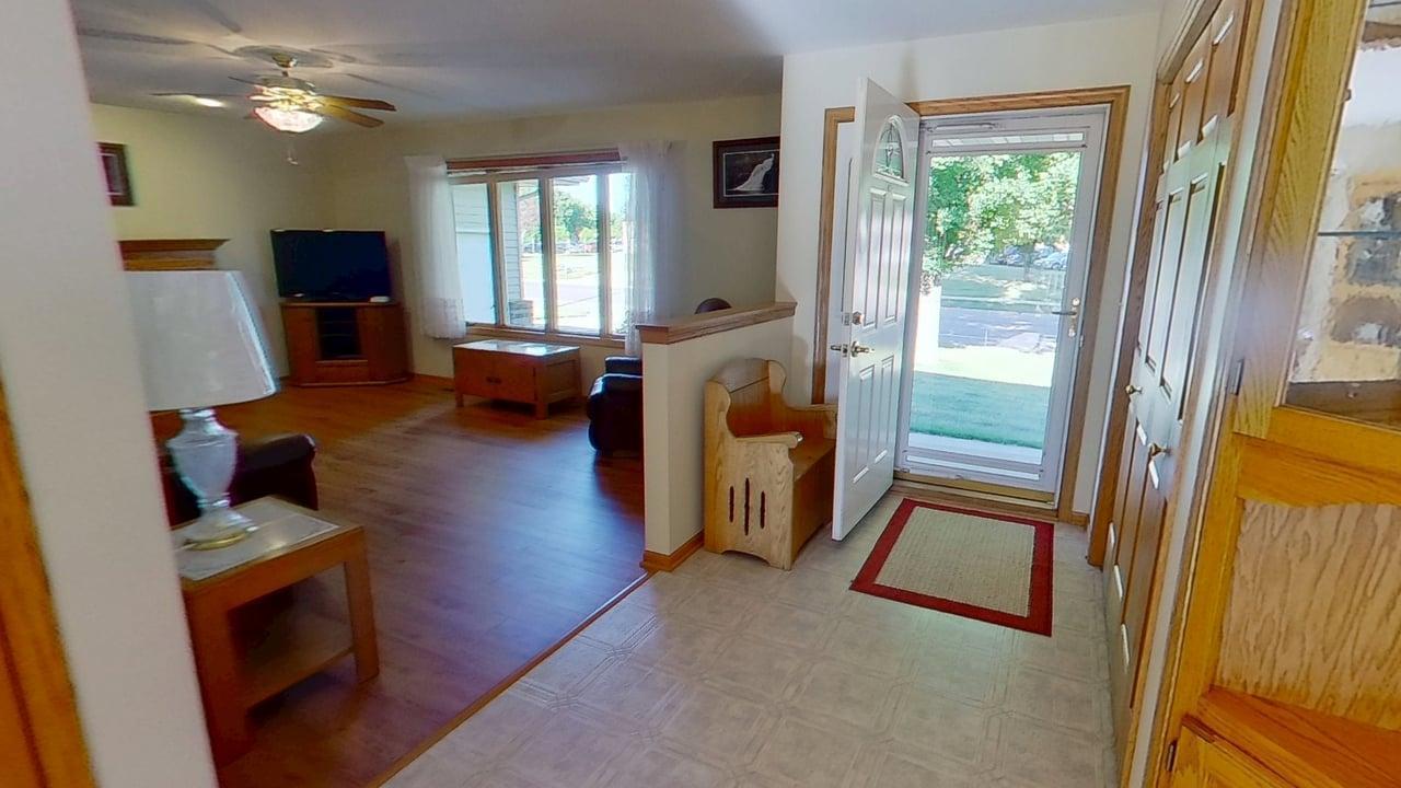401 South Bruce Street Marshall, MN 56258 - Photo 4 of 45
